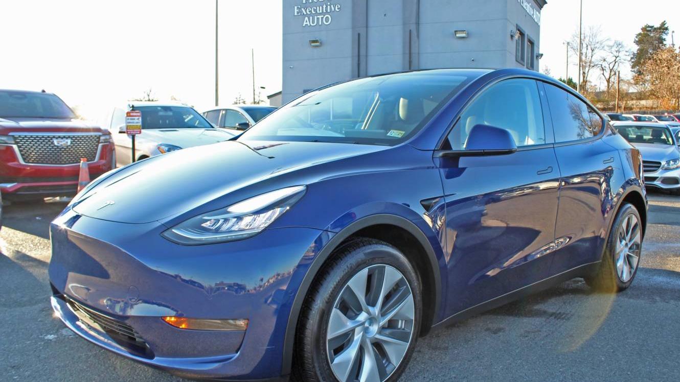 TESLA MODEL Y 2022 7SAYGDEE3NF306910 image